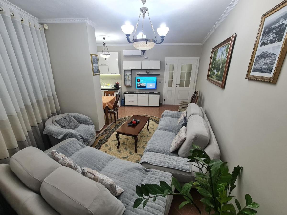 Center 公寓 Tirana